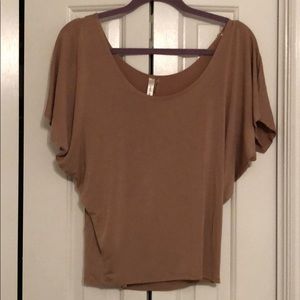 Brown/tan soft short-sleeved shirt